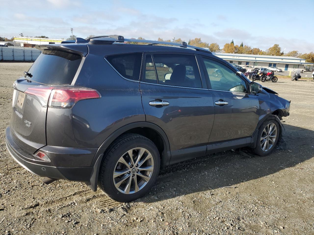 VIN JTMDFREV5HJ715015 2017 TOYOTA RAV4 no.3