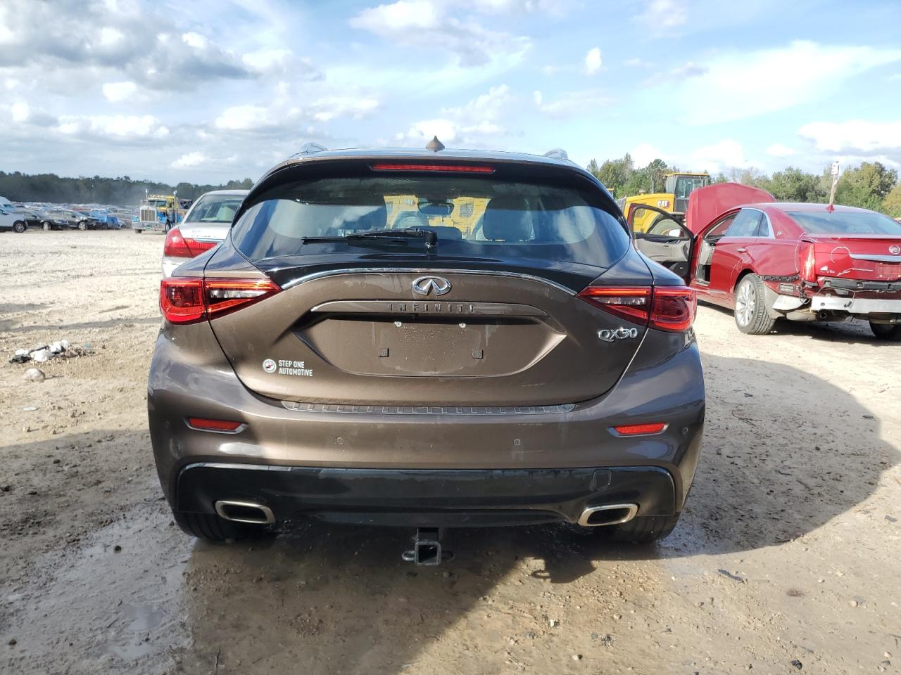 2017 Infiniti QX30 - Image 6