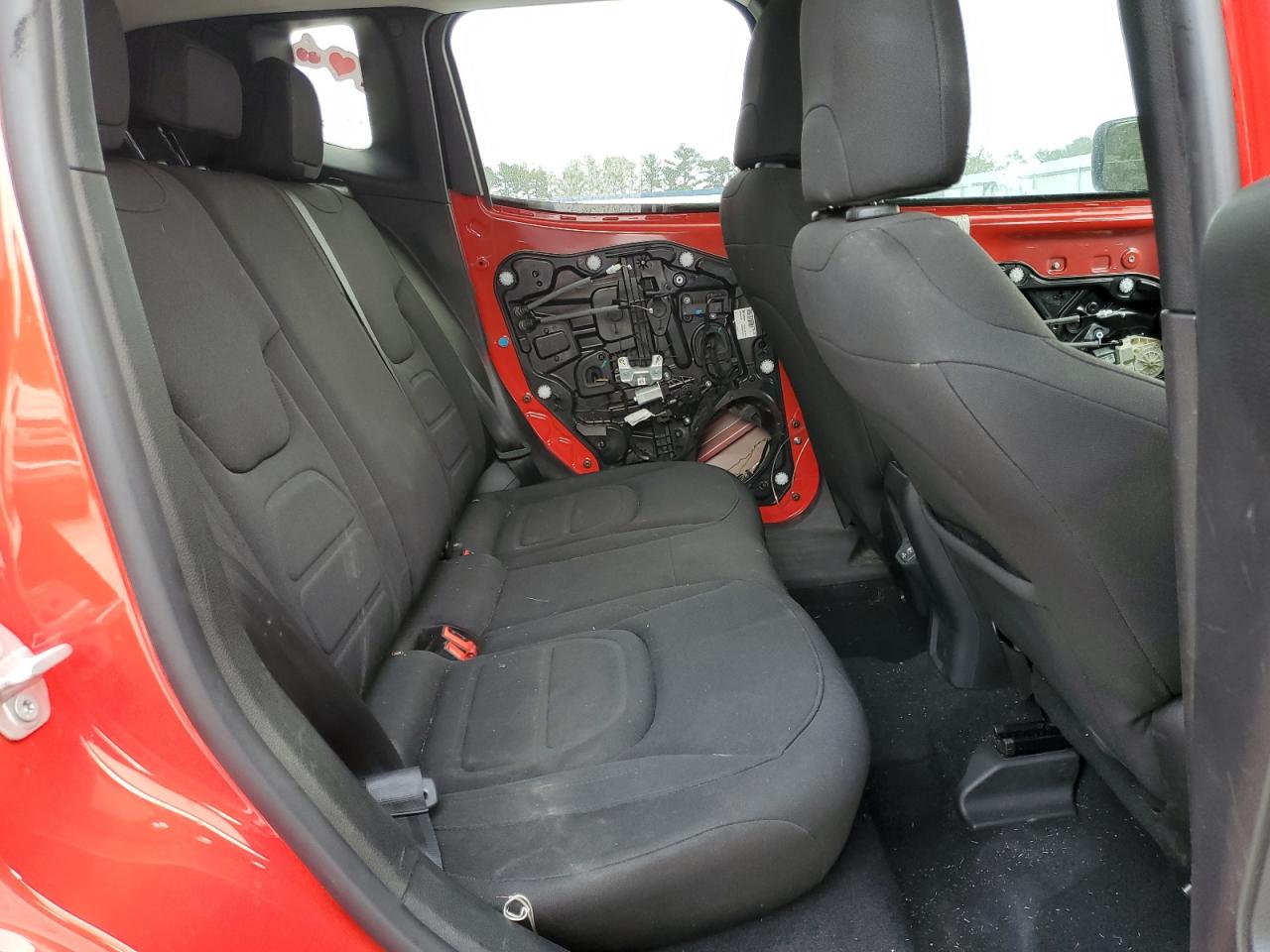 2018 Jeep Renegade - Image 11