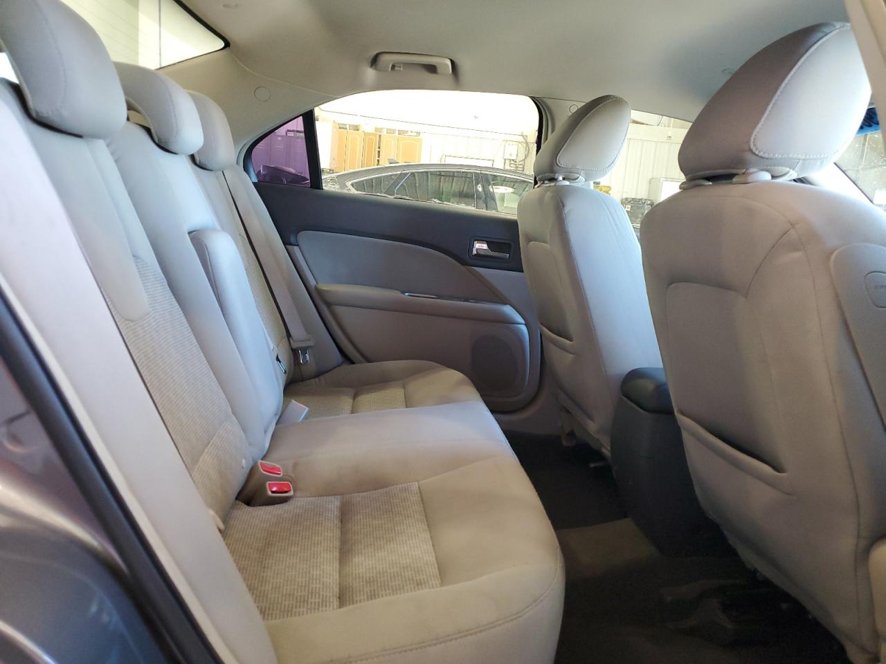 2010 Ford Fusion - Image 10