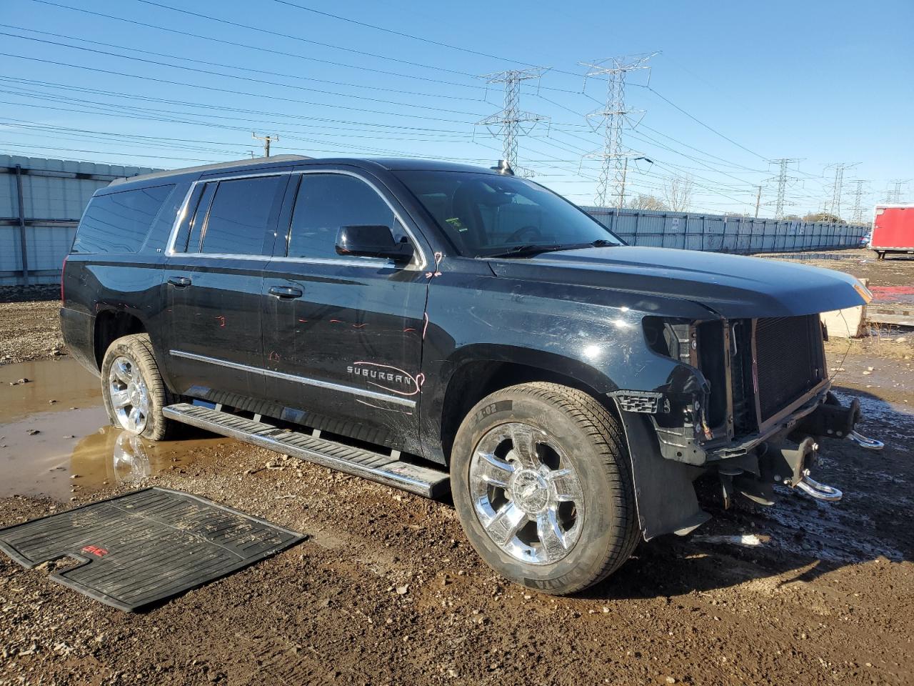 VIN 1GNSKHKC9HR311448 2017 CHEVROLET SUBURBAN no.4