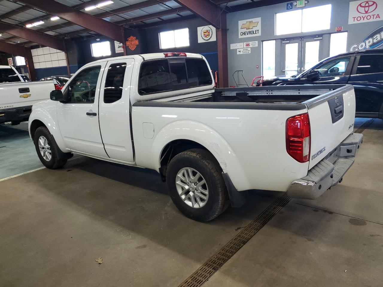 2015 Nissan Navara (Frontier) - Image 2