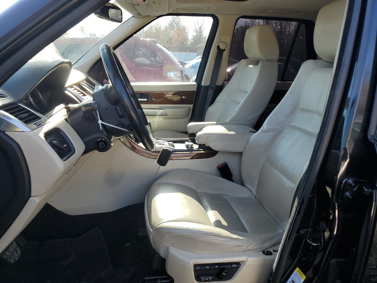 2009 Land Rover Range Rover - Image 7