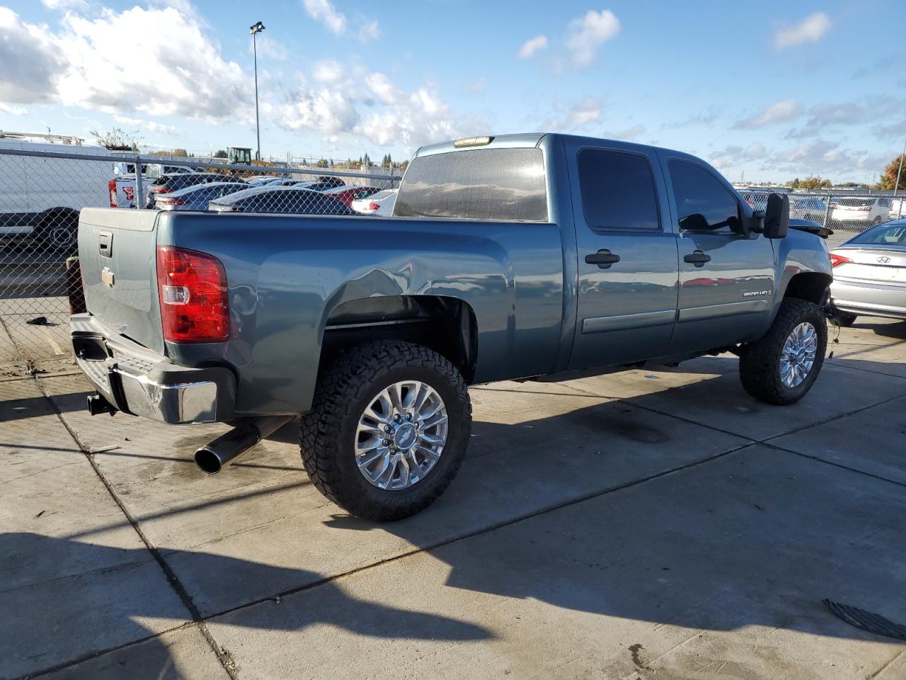 2008 Chevrolet Silverado - Image 3