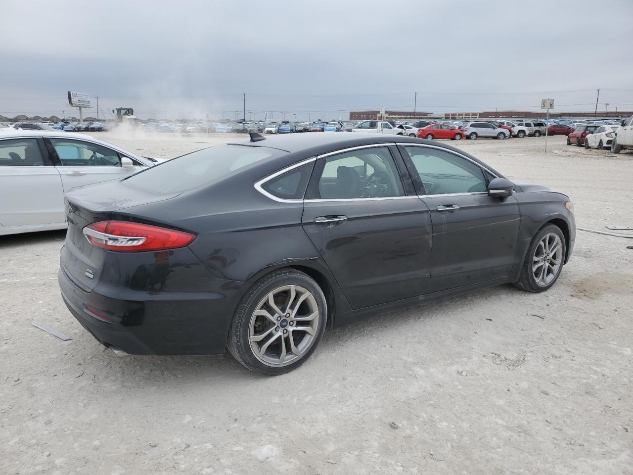 VIN 3FA6P0CD5KR118185 2019 FORD FUSION no.3