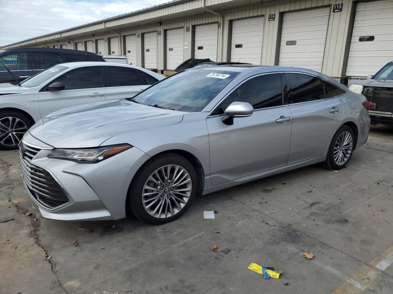 2019 Toyota Avalon - Image 1