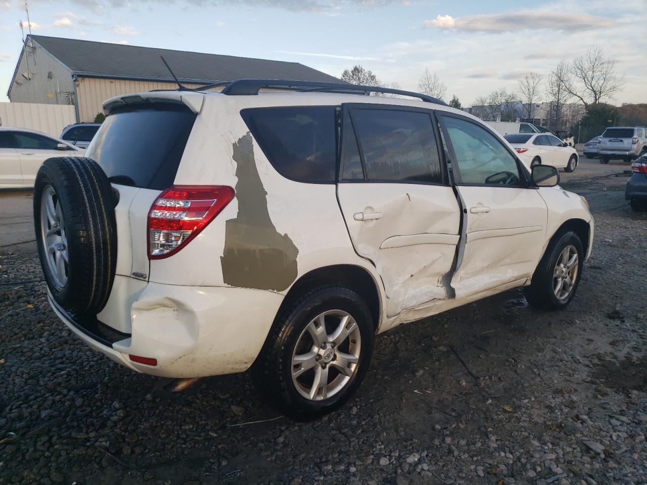 2011 Toyota RAV 4 - Image 3