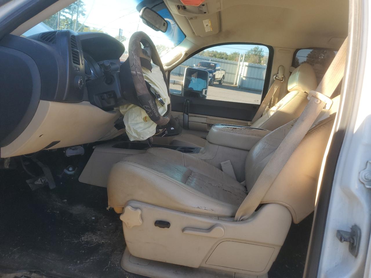 2007 Chevrolet Silverado - Image 7