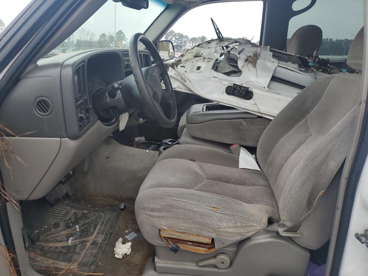 2004 Chevrolet Tahoe - Image 7