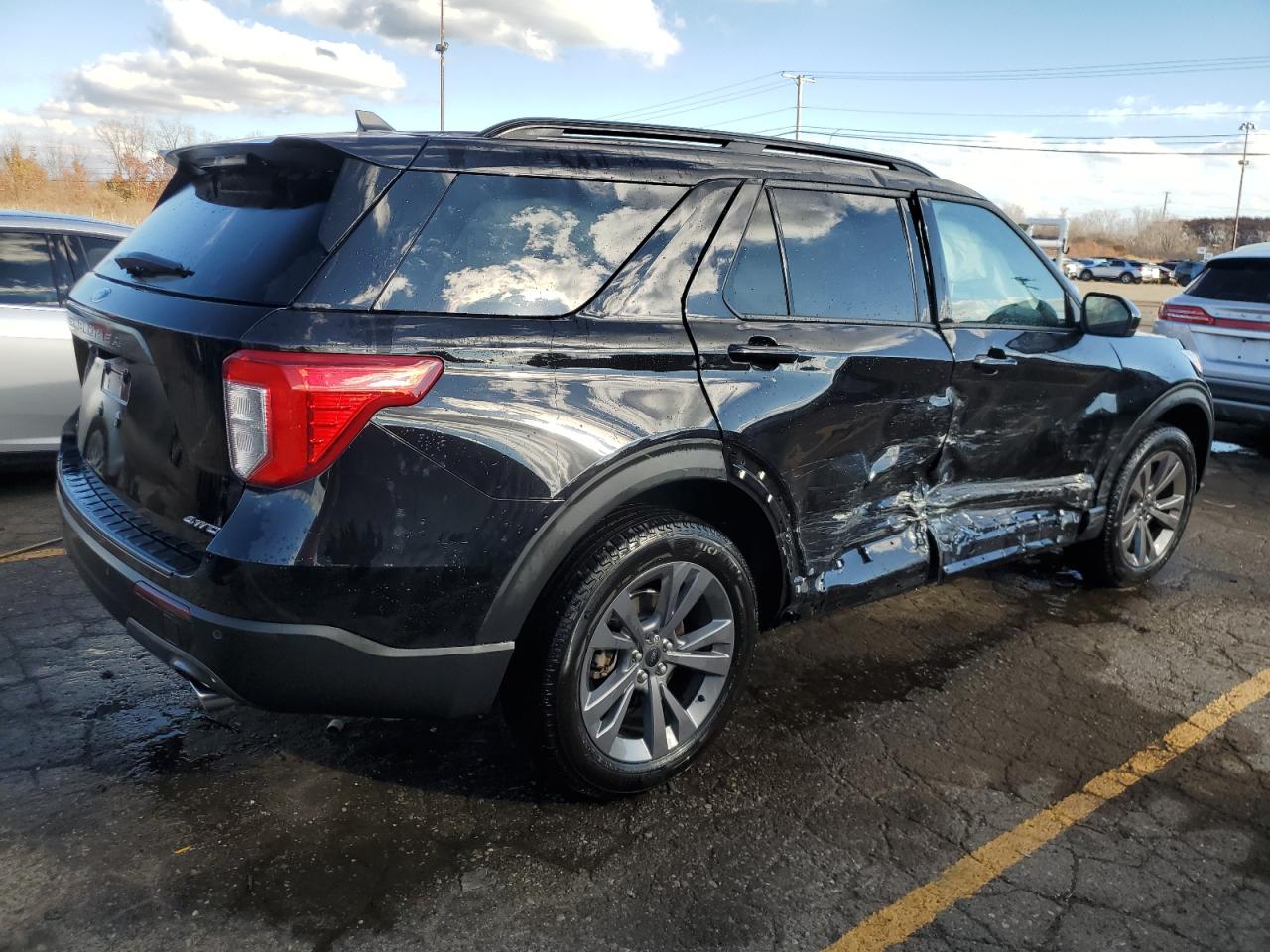 2023 Ford Explorer - Image 3