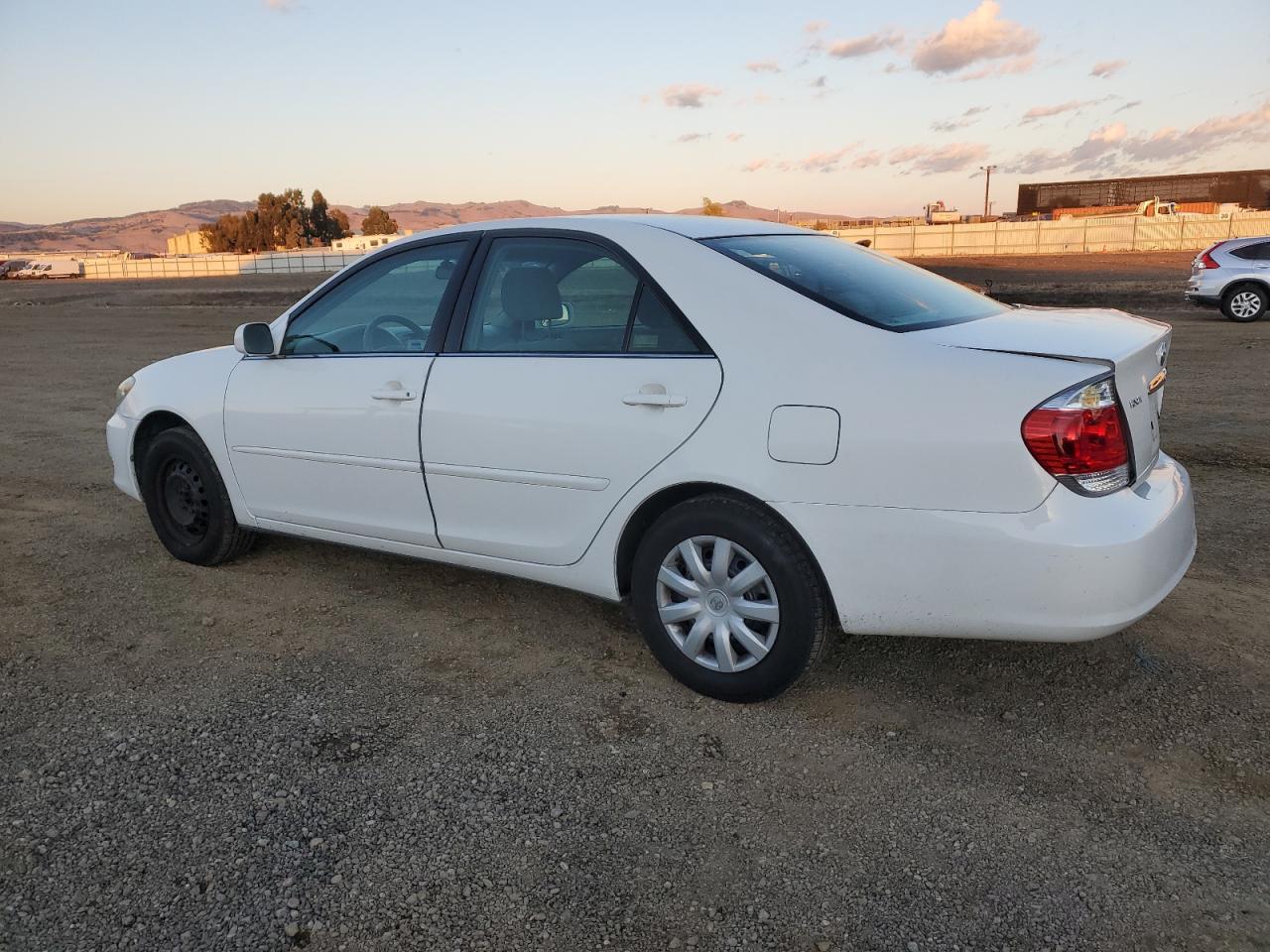 2005 Toyota Camry - Image 2