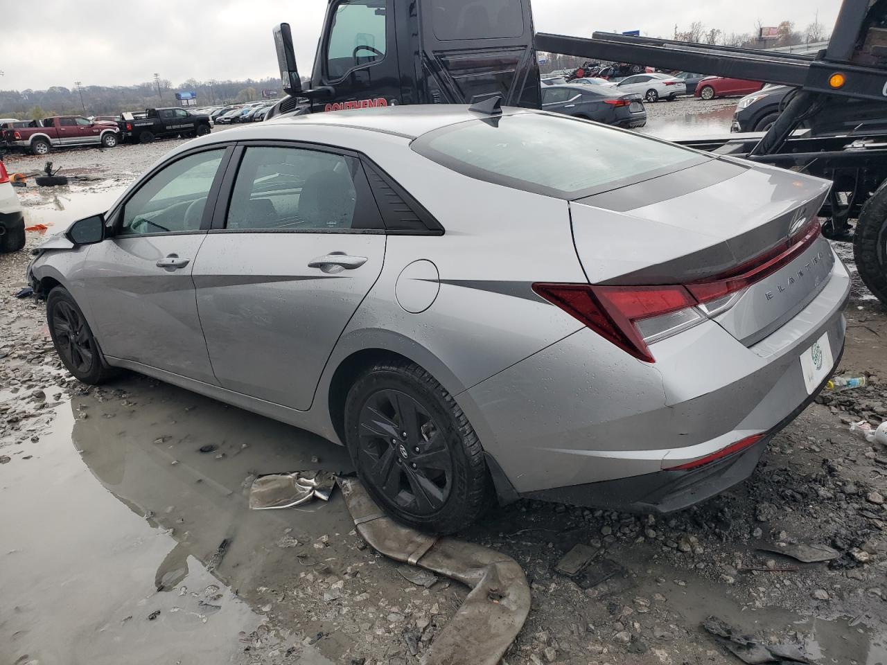 2022 Hyundai Elantra - Image 2