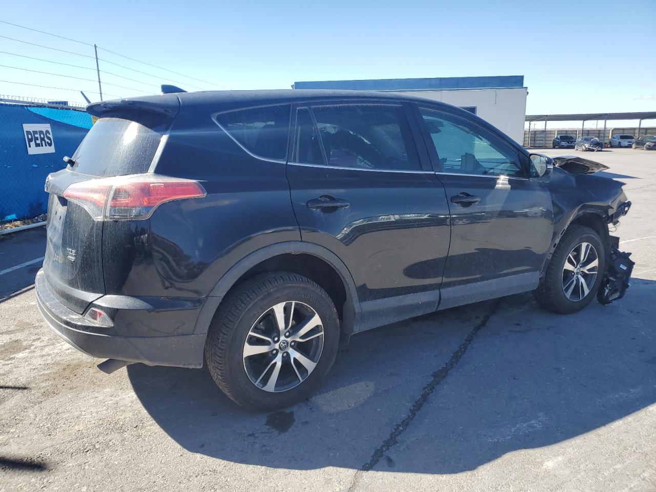 VIN 2T3RFREVXJW816919 2018 TOYOTA RAV4 no.3