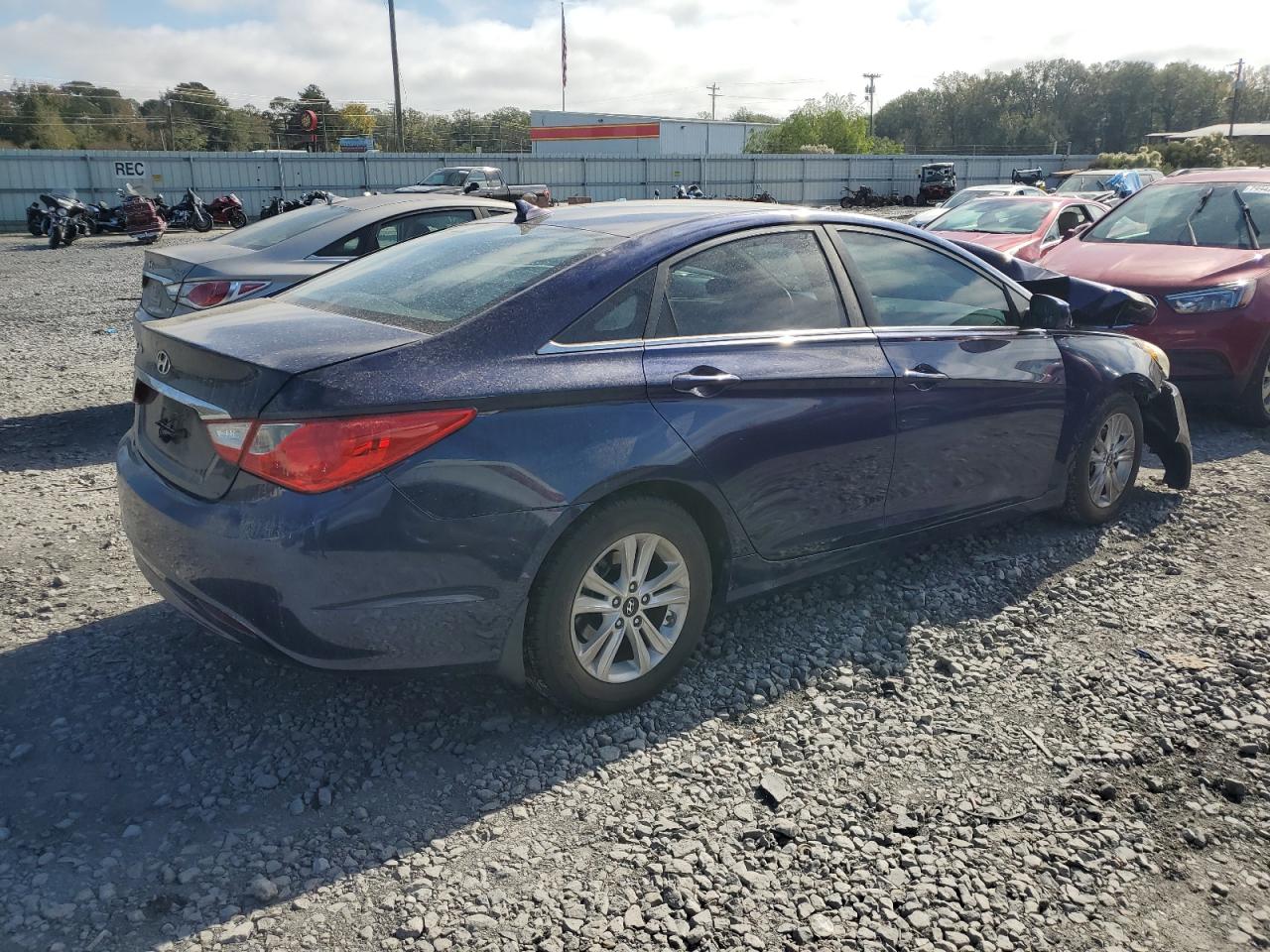 2011 Hyundai Sonata - Image 3