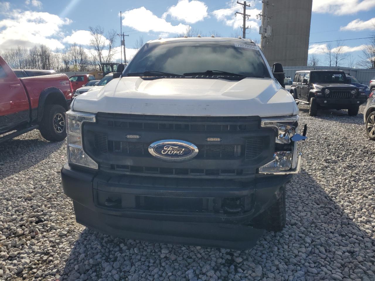 2022 Ford F350 - Image 5