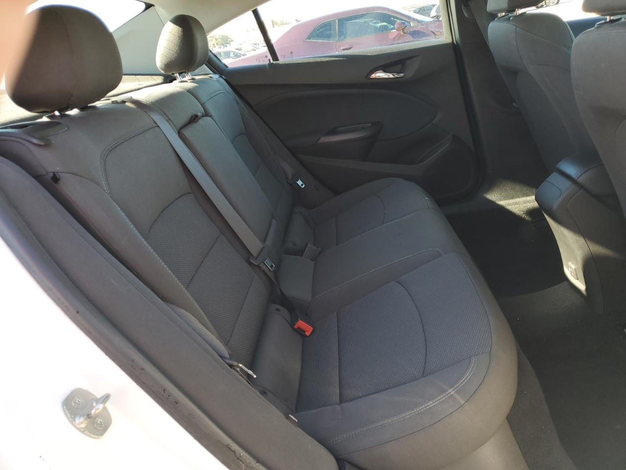 2019 Chevrolet Cruze - Image 10