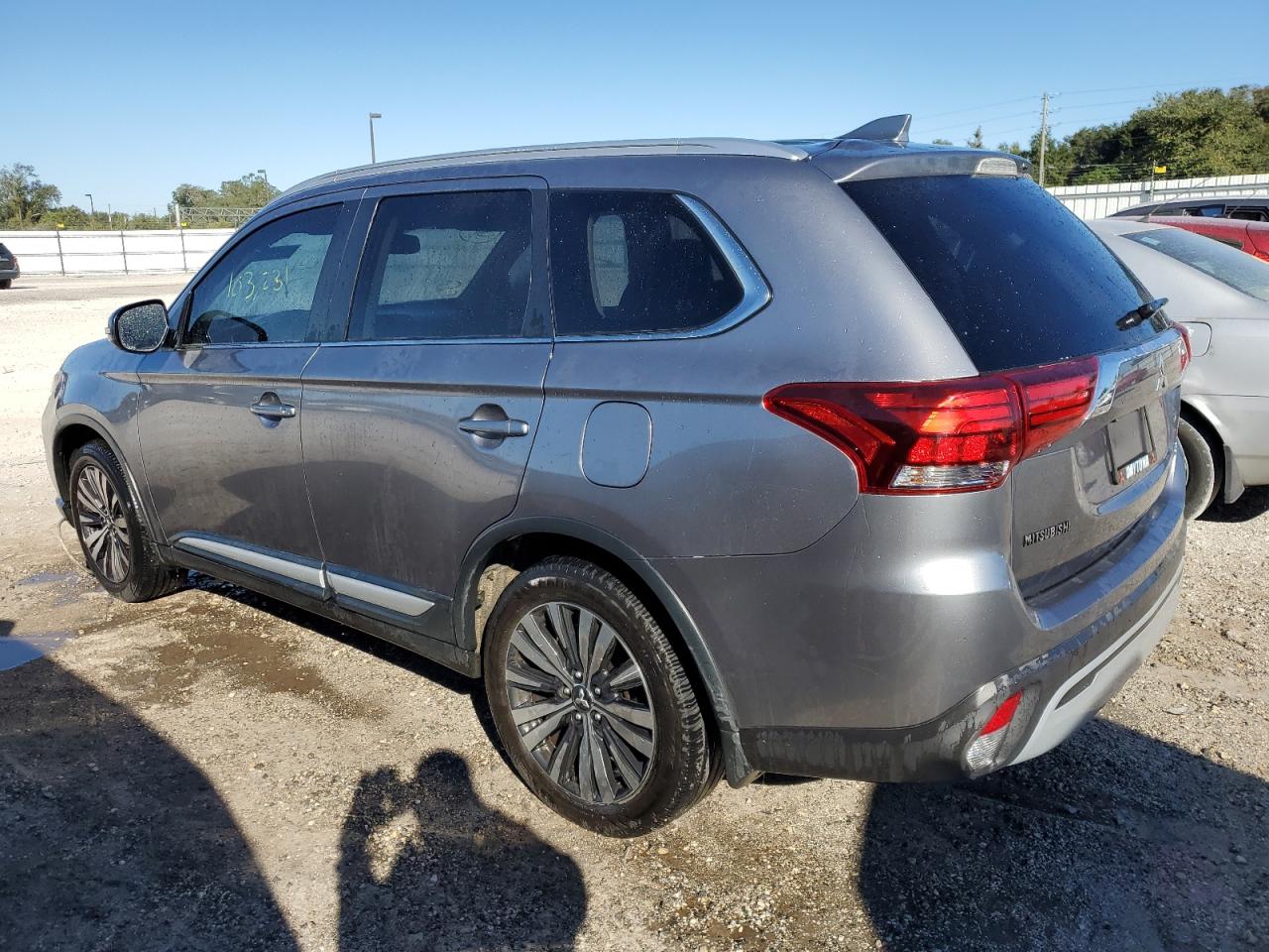 2019 Mitsubishi Outlander - Image 2