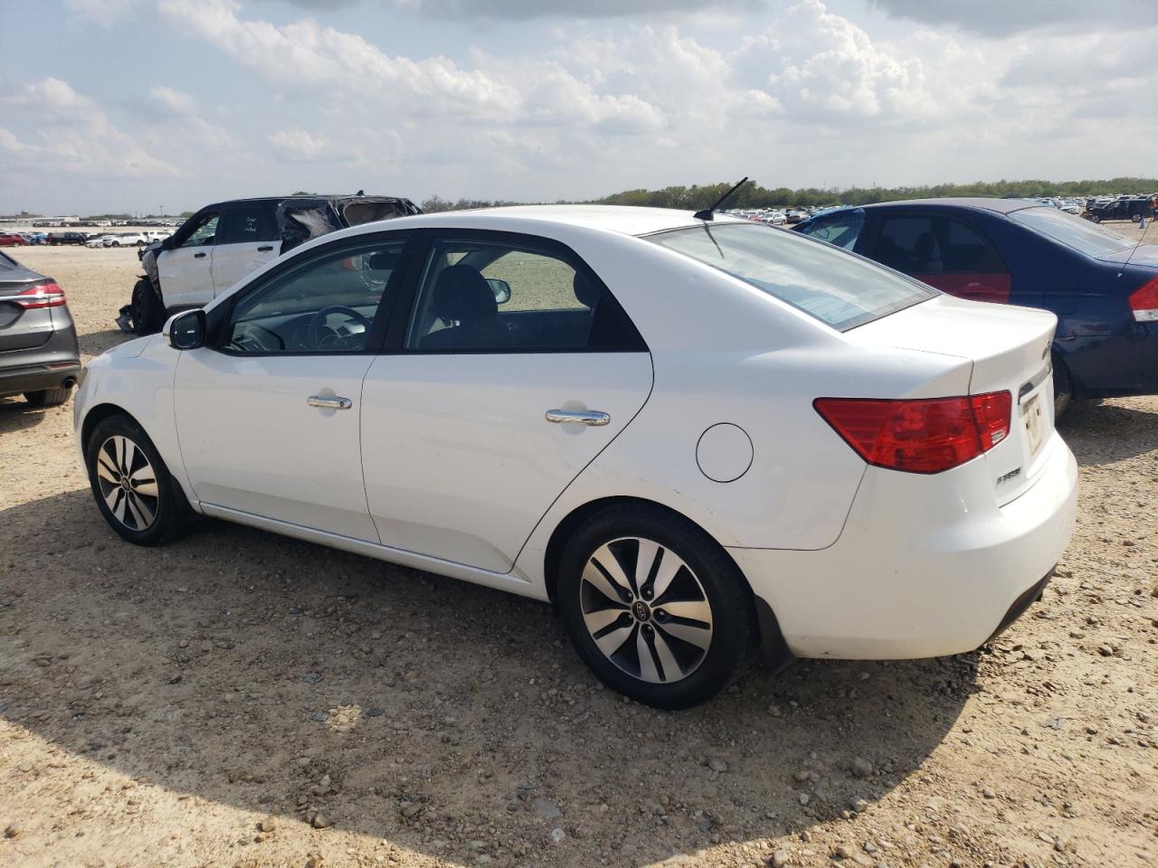2013 Kia Forte - Image 2