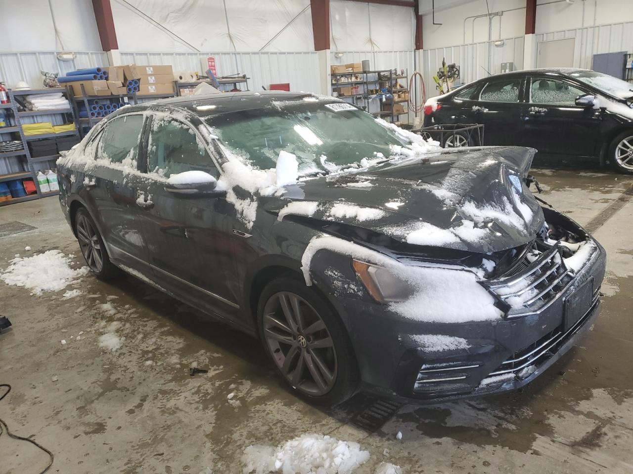 2017 Volkswagen Passat - Image 4