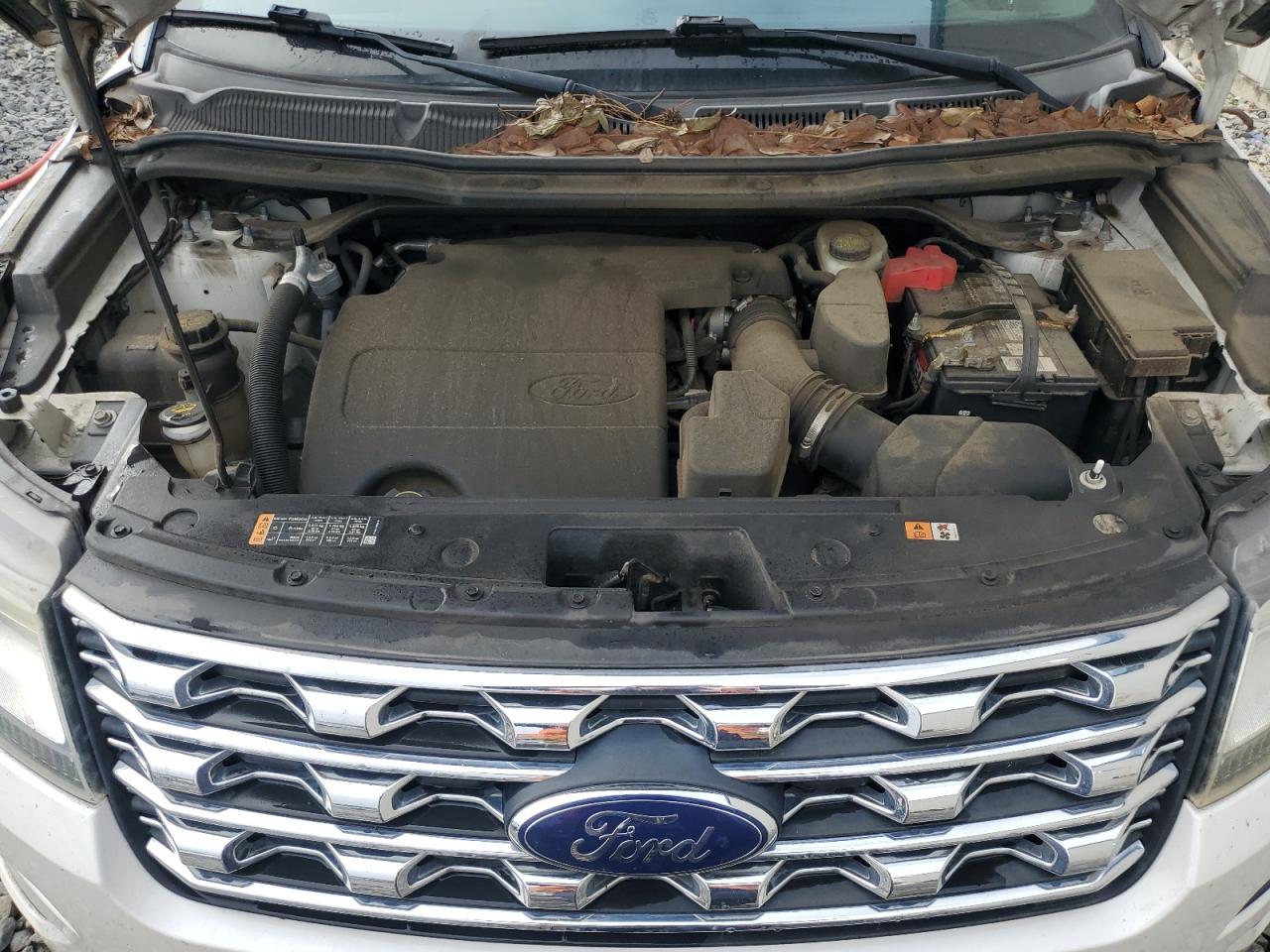 2017 Ford Explorer - Image 12