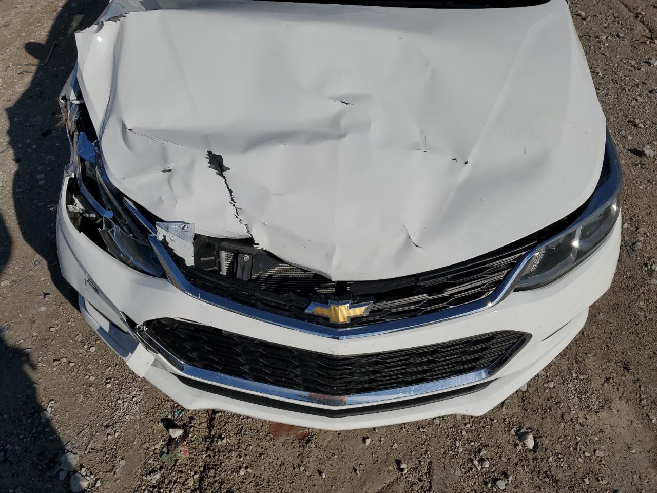 2017 Chevrolet Cruze - Image 11