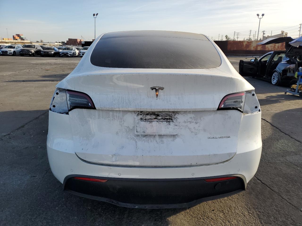 VIN 7SAYGAEE7NF409018 2022 TESLA MODEL Y no.6