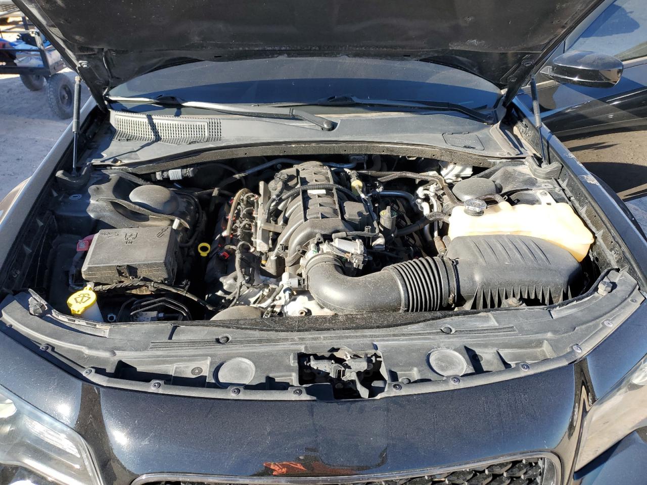 2018 Chrysler 300 - Image 11
