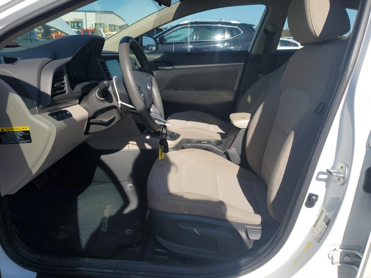 2019 Hyundai Elantra - Image 7