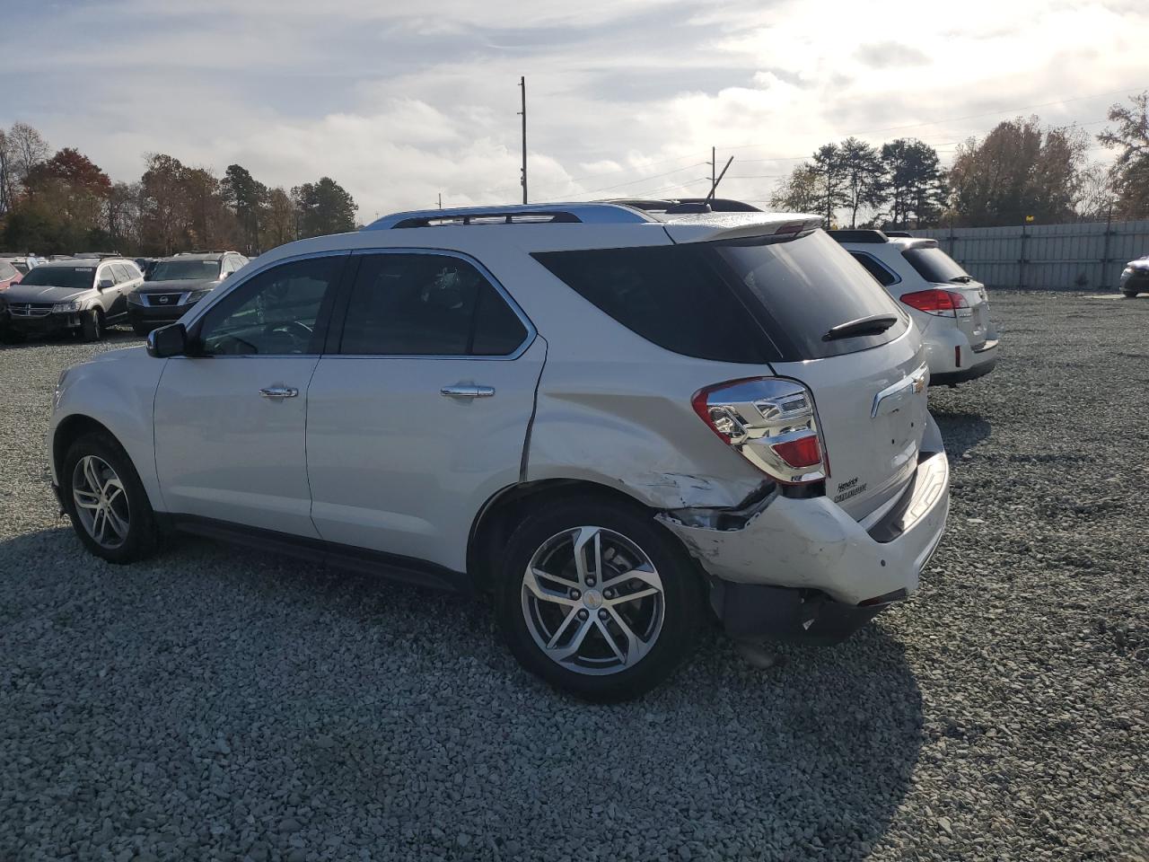 2017 Chevrolet Equinox - Image 2
