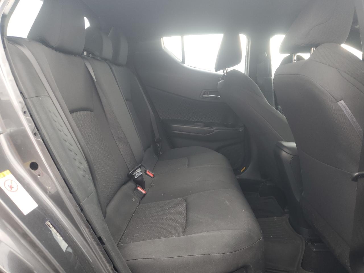 2018 Toyota C-HR - Image 11