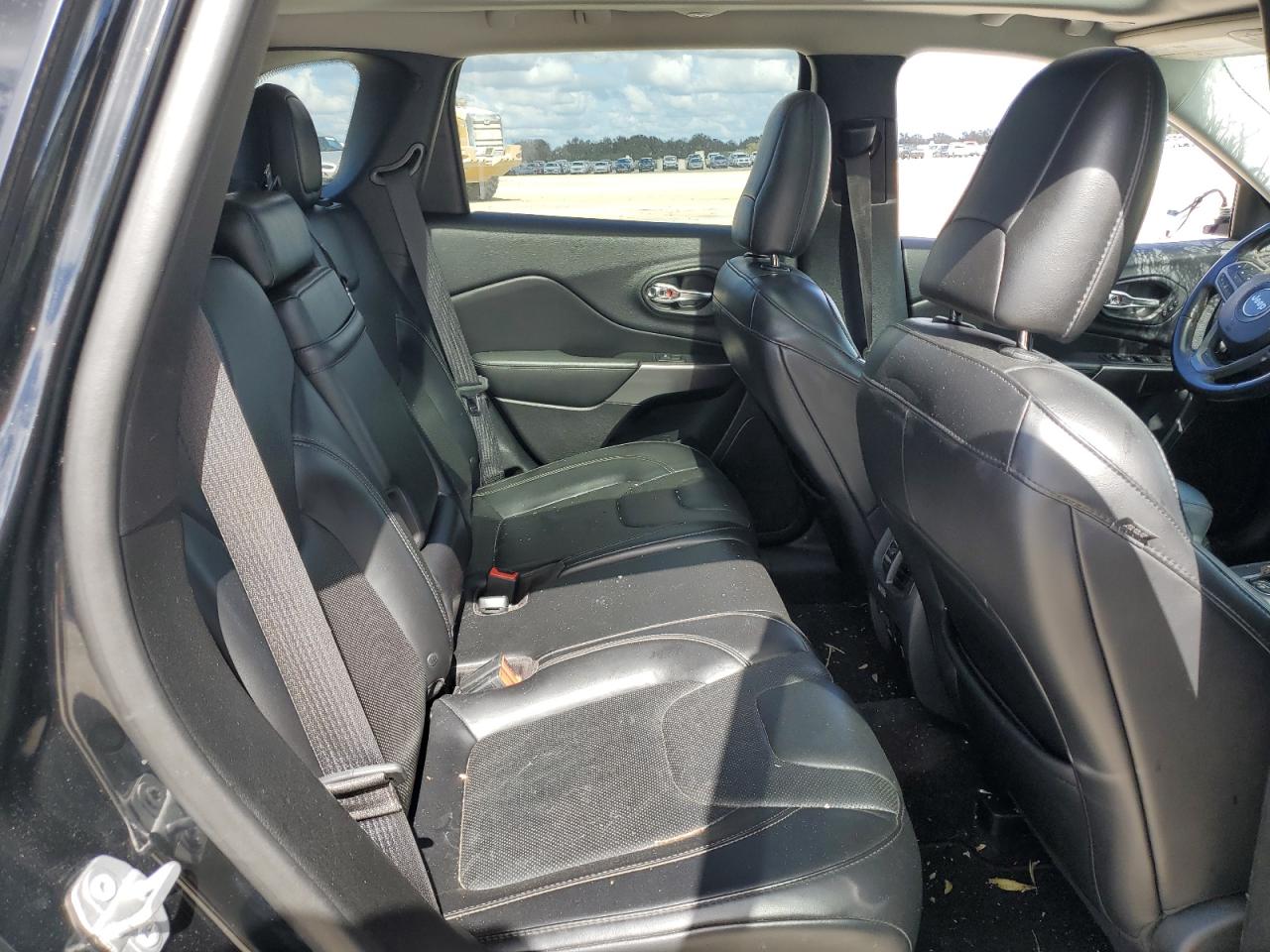 2019 Jeep Grand Cherokee - Image 11