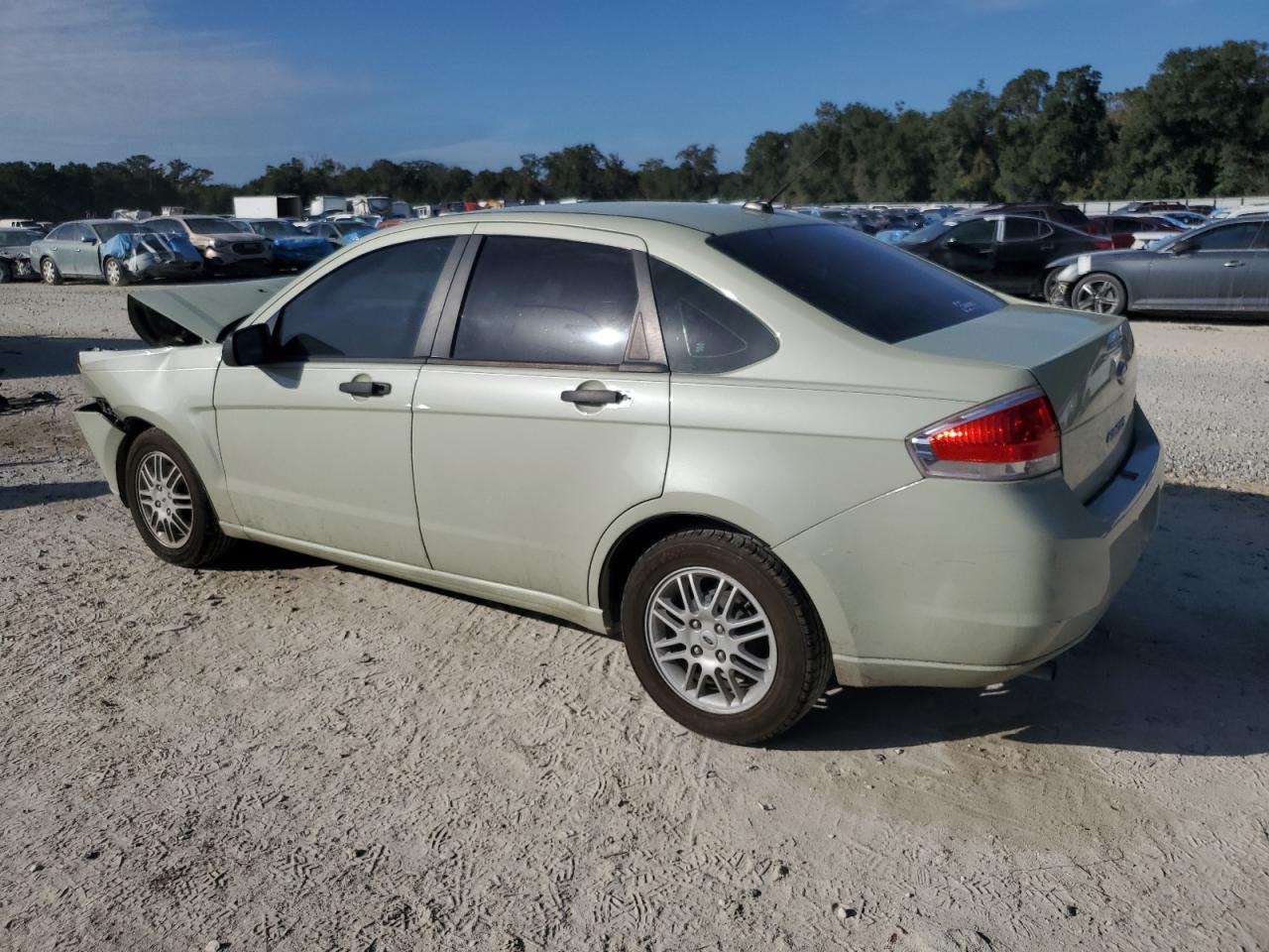 2010 Ford Focus - Image 2