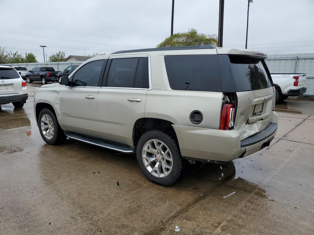 2017 GMC Yukon - Image 2