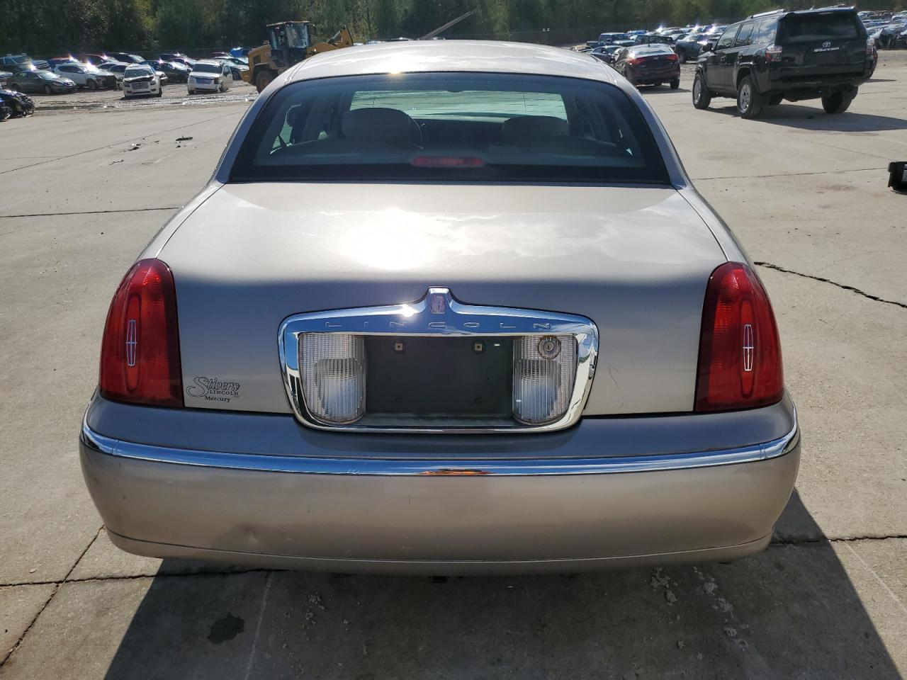 2001 Lincoln Town Car Signature VIN: 1LNHM82W81Y732642 Lot: 79500334