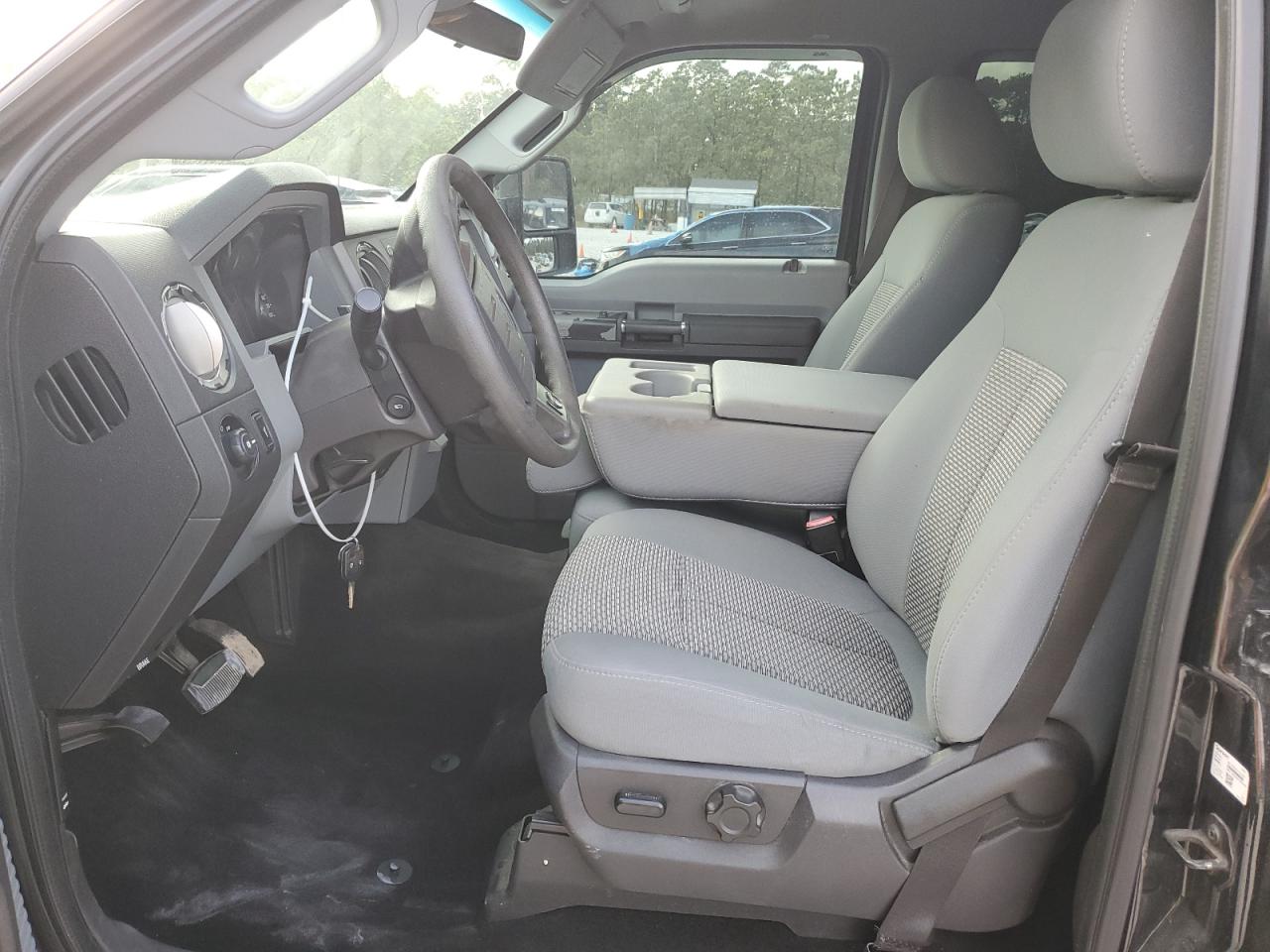 2011 Ford F250 - Image 7