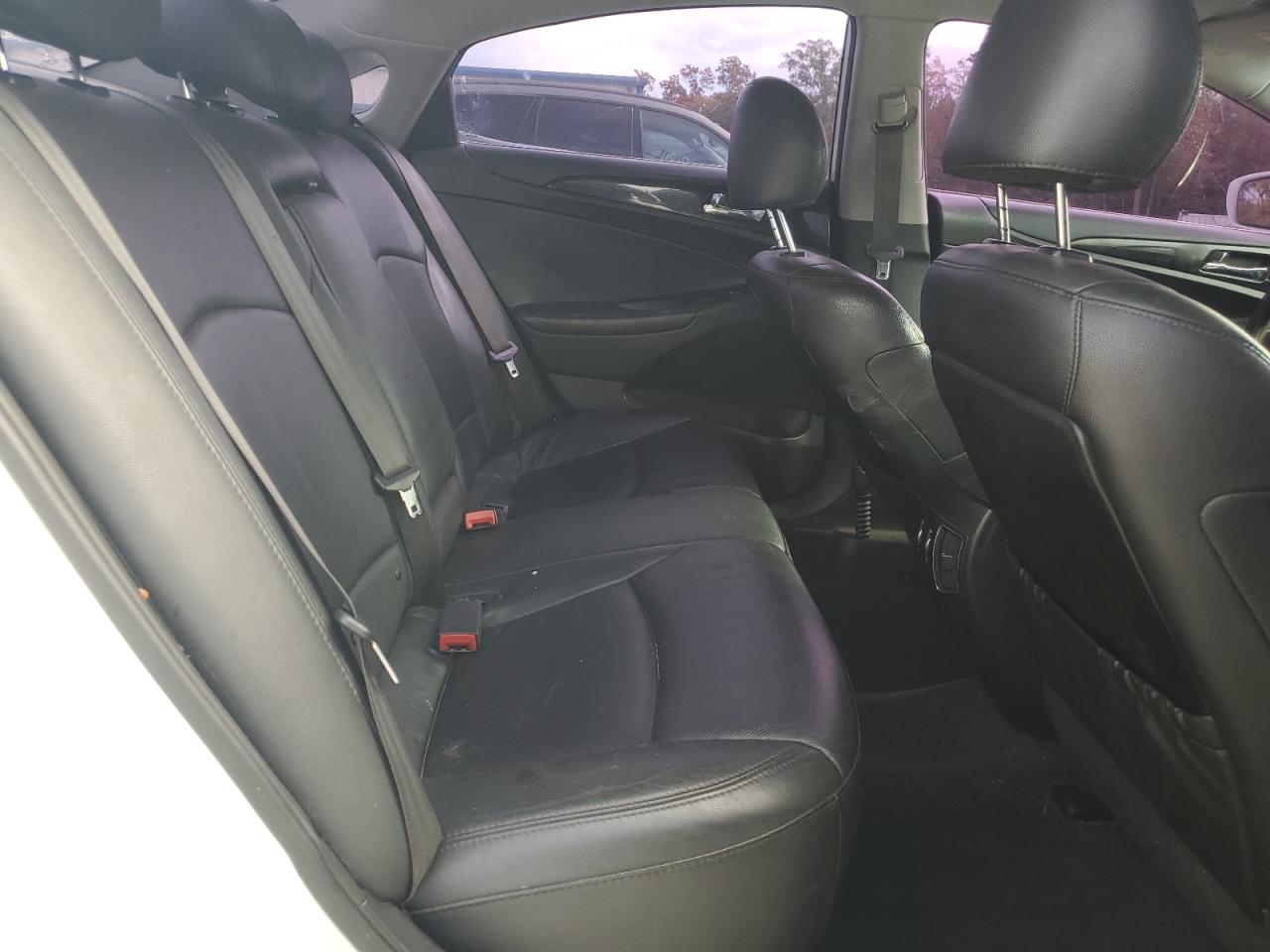 2013 Hyundai Sonata - Image 10