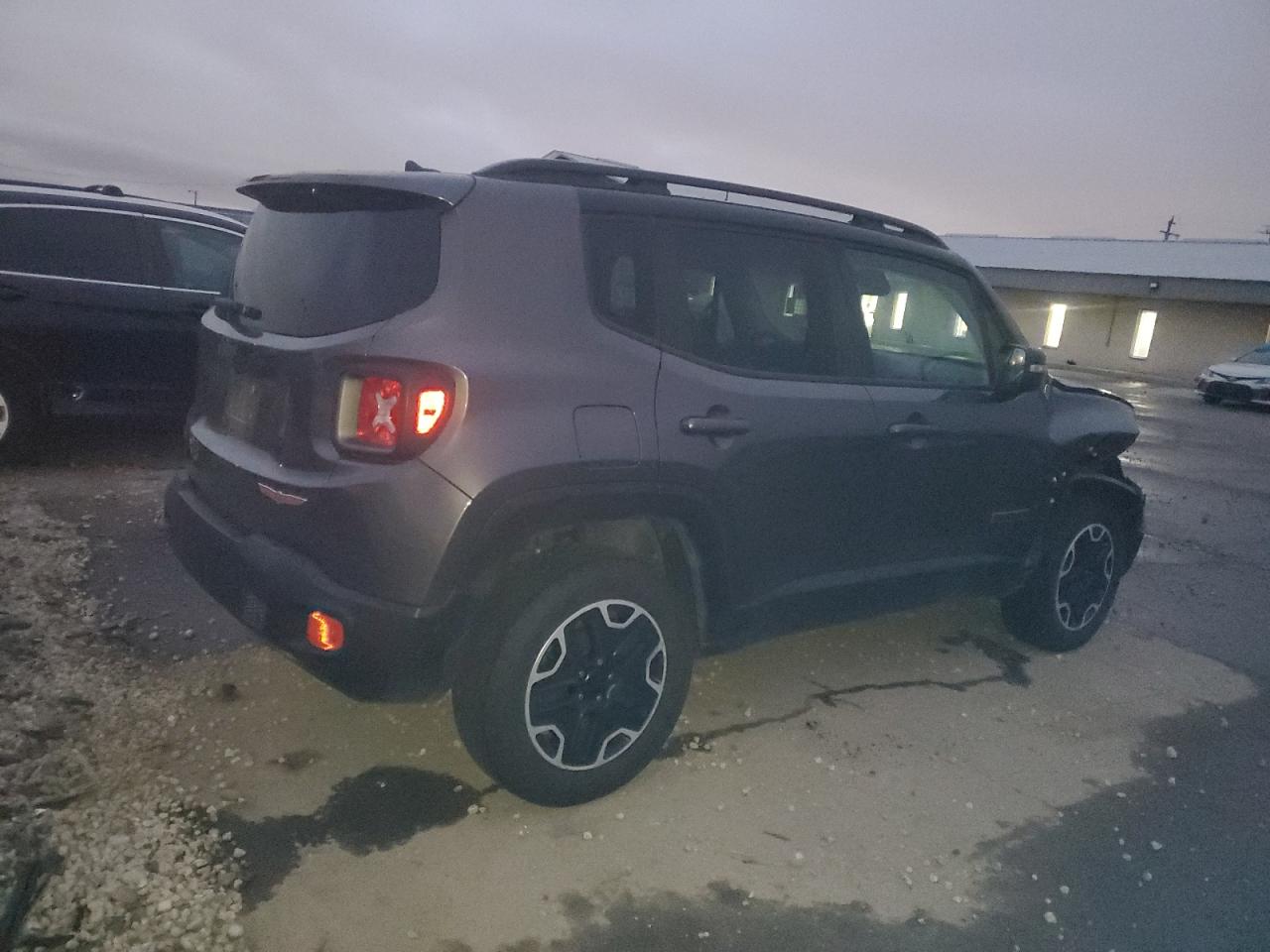 2017 Jeep Renegade - Image 3