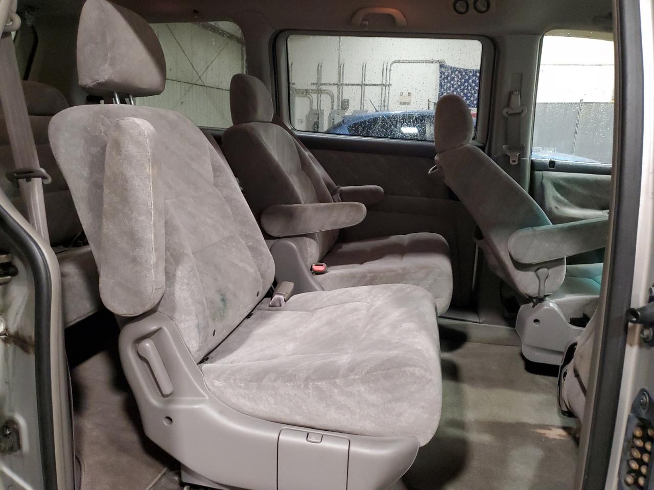 2004 Honda Odyssey - Image 11