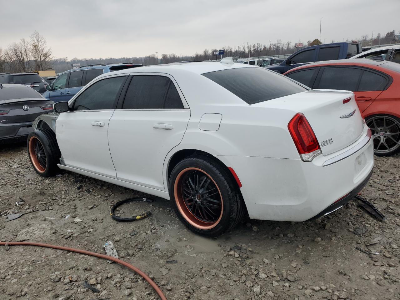 2018 Chrysler 300 - Image 2