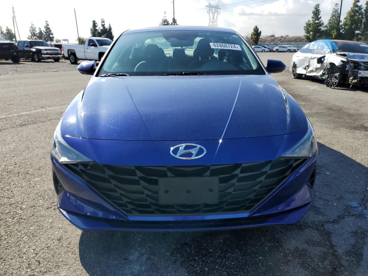 2022 Hyundai Elantra - Image 5