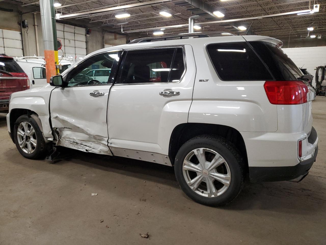 VIN 2GKFLUE34H6232247 2017 GMC TERRAIN no.2