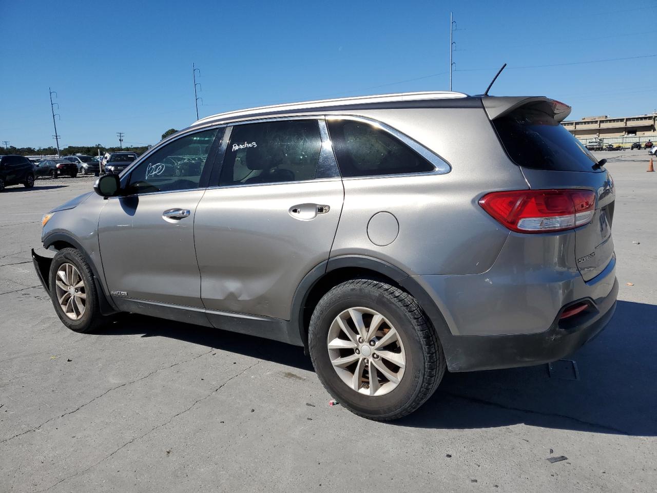 VIN 5XYPGDA56HG221636 2017 KIA SORENTO no.2