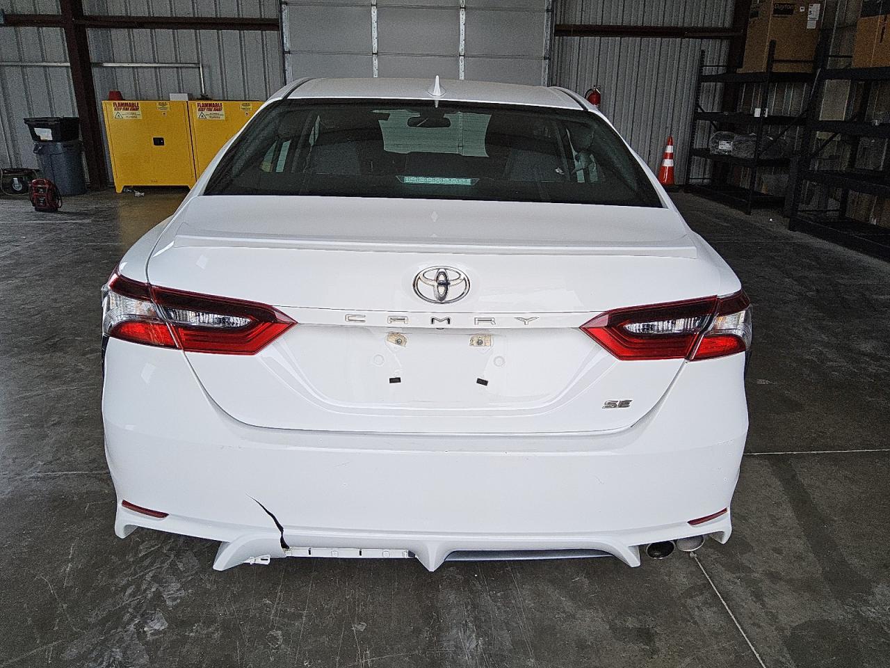 2021 Toyota Camry - Image 6