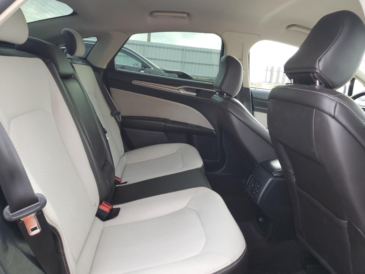 2020 Ford Fusion - Image 10