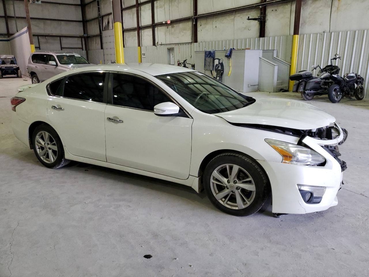 2015 Nissan Altima - Image 4