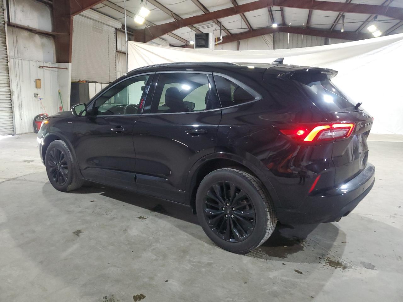2023 Ford Escape - Image 2