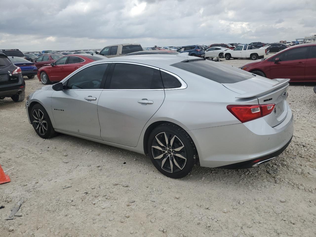 2022 Chevrolet Malibu - Image 2