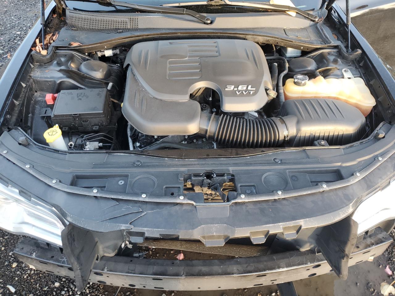 2017 Chrysler 300 - Image 11