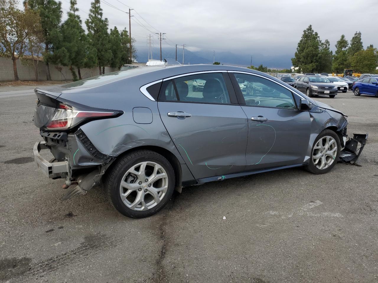 2018 Chevrolet Volt - Image 3