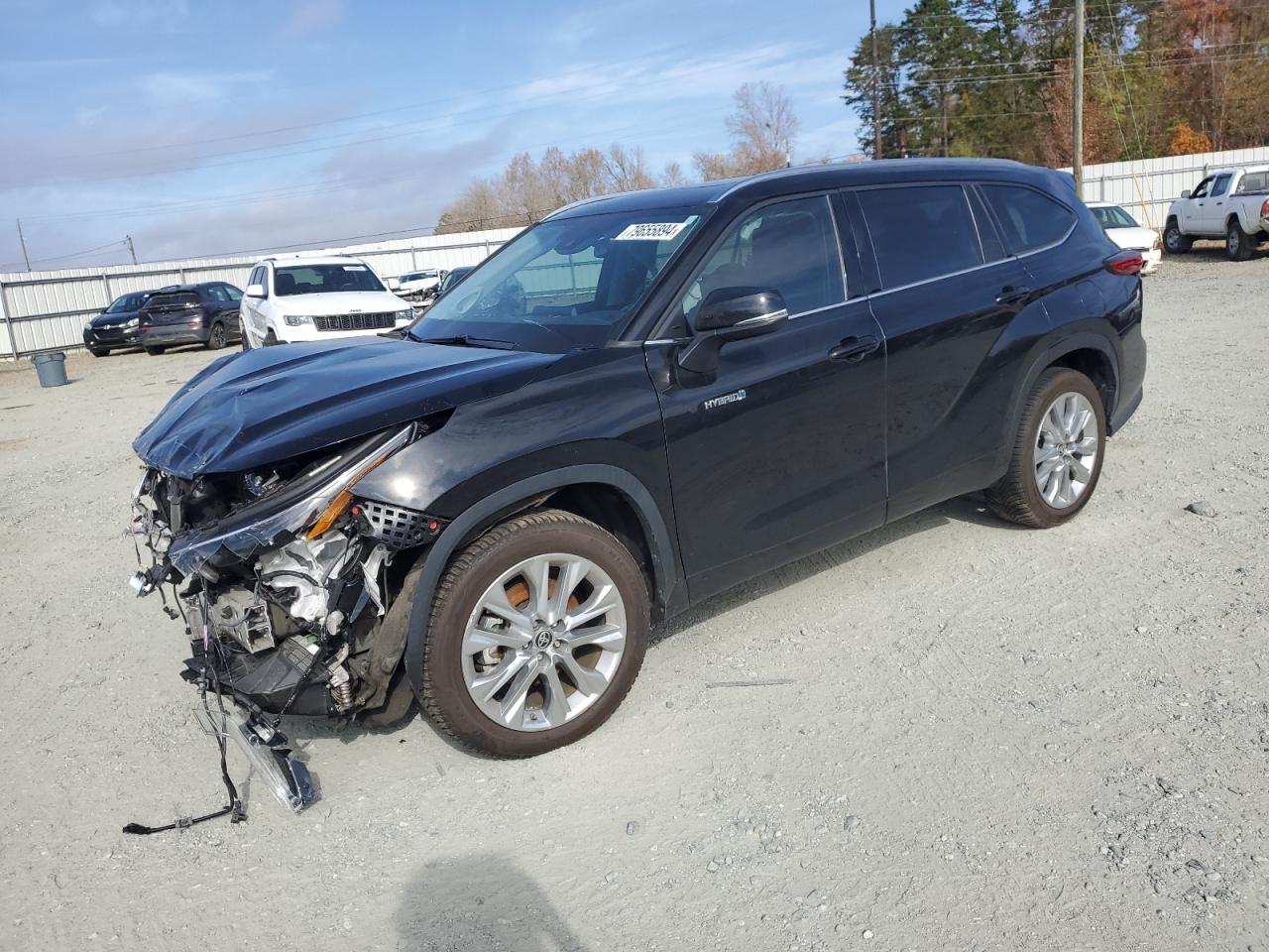 2021 Toyota Highlander - Image 1